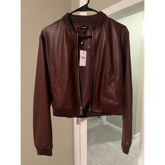 EXPRESS Faux Leather Cropped Bomber Jacket - XS with zip, pockets NWT - Picture 4 of 5